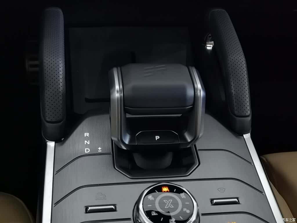 Jetour Traveller, 2023 13