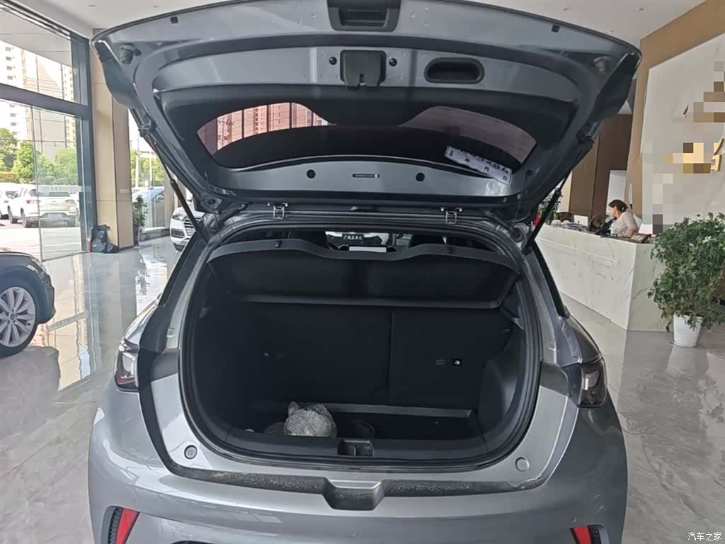 BYD Dolphin, 2023 19