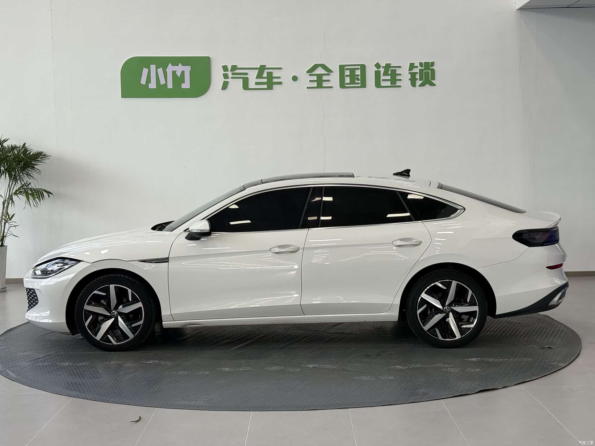 Volkswagen Lamando, 2022 3