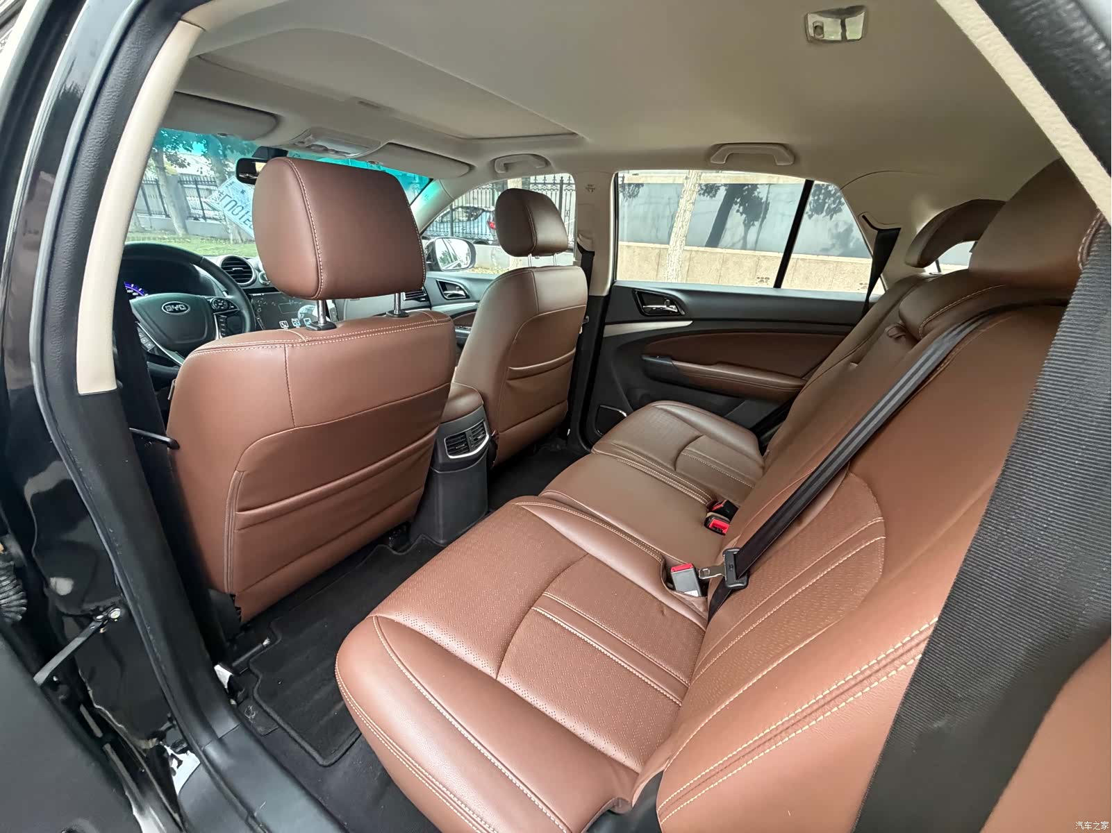 BYD S7, 2015 10