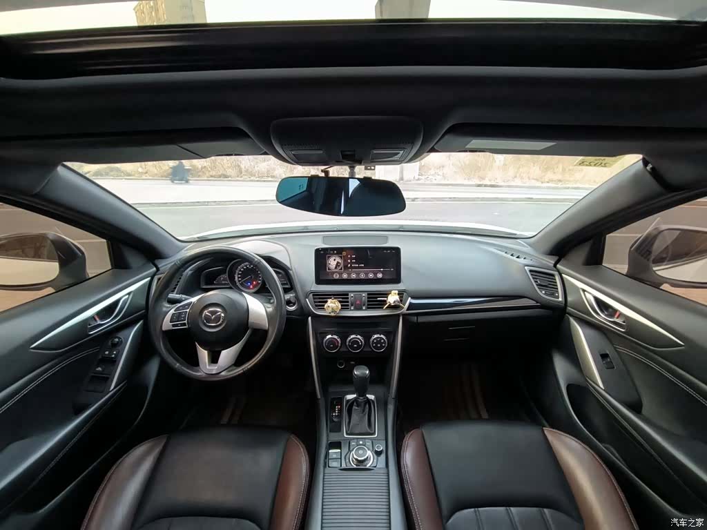 Mazda CX-4, 2016 11