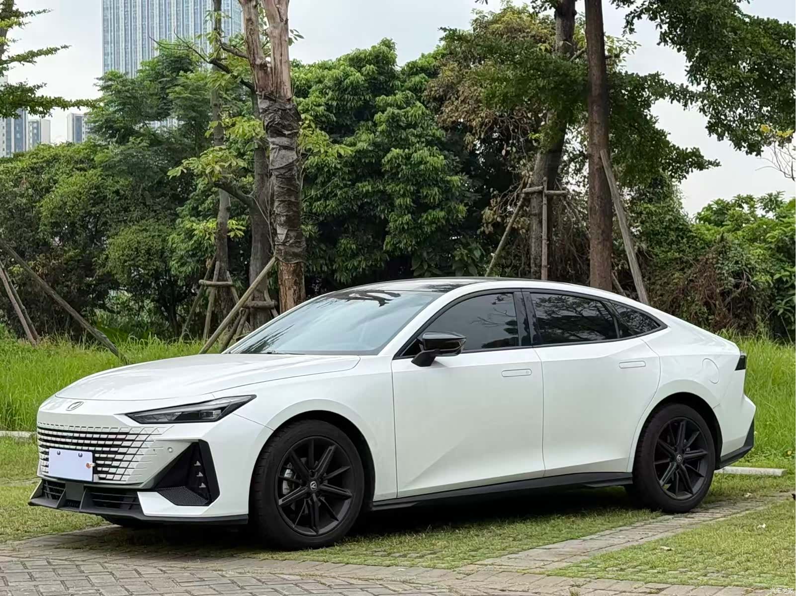 Changan UNI-V, 2023 1
