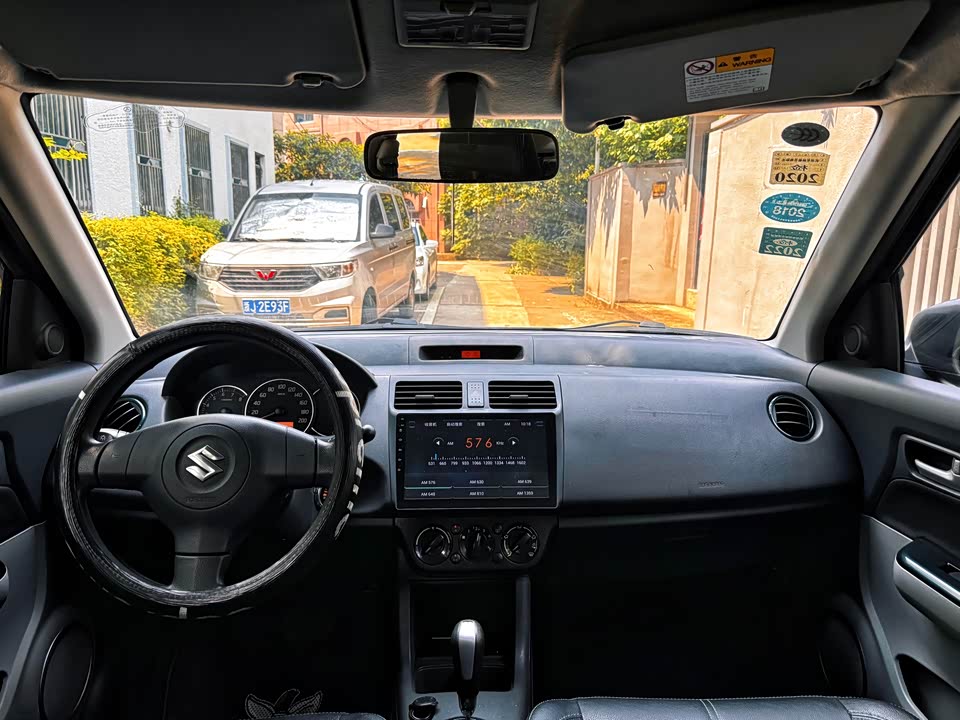 Suzuki Swift Suzuki Swift