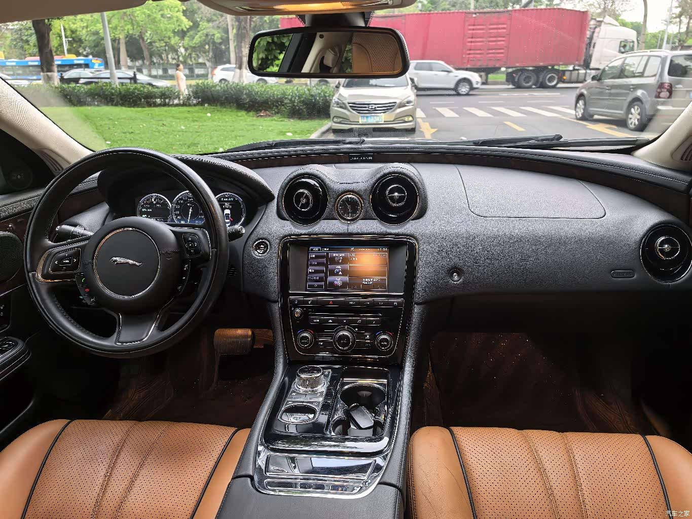 Jaguar XJ, 2014 15