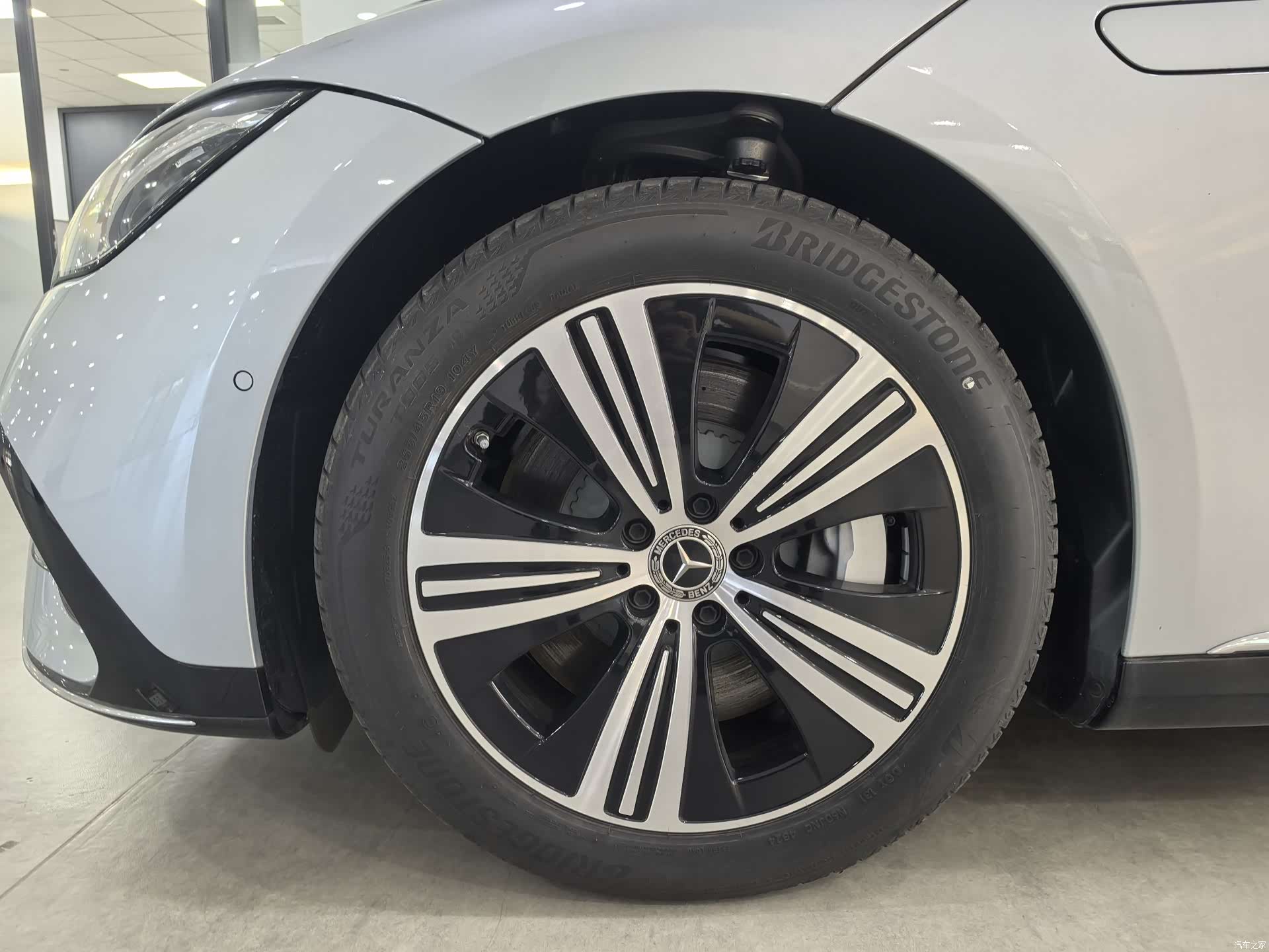 Mercedes-Benz EQE, 2025 7