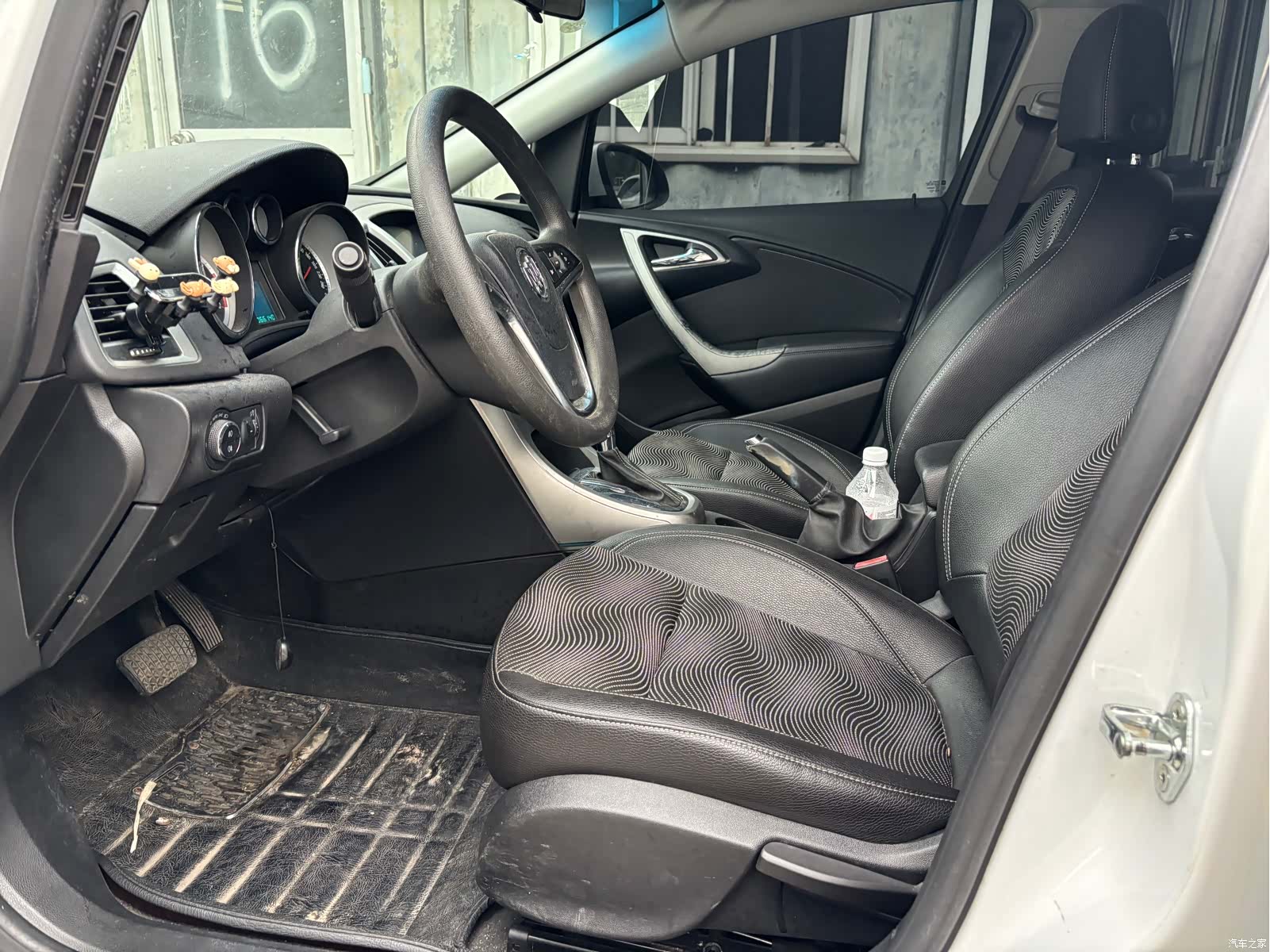 Buick XT, 2013 11