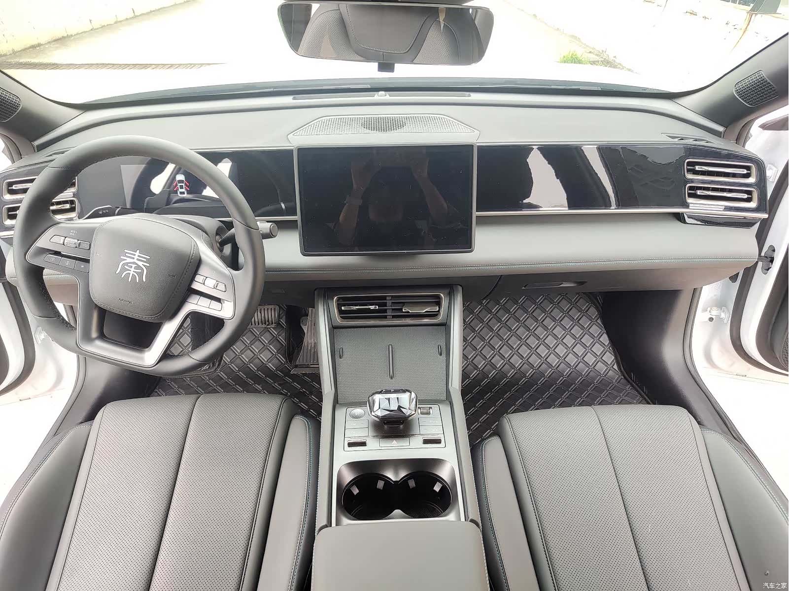 BYD Qin, 2025 10