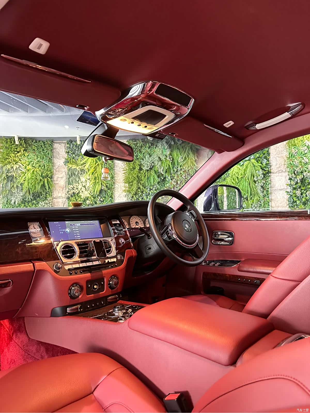 Rolls-Royce Ghost, 2011 4