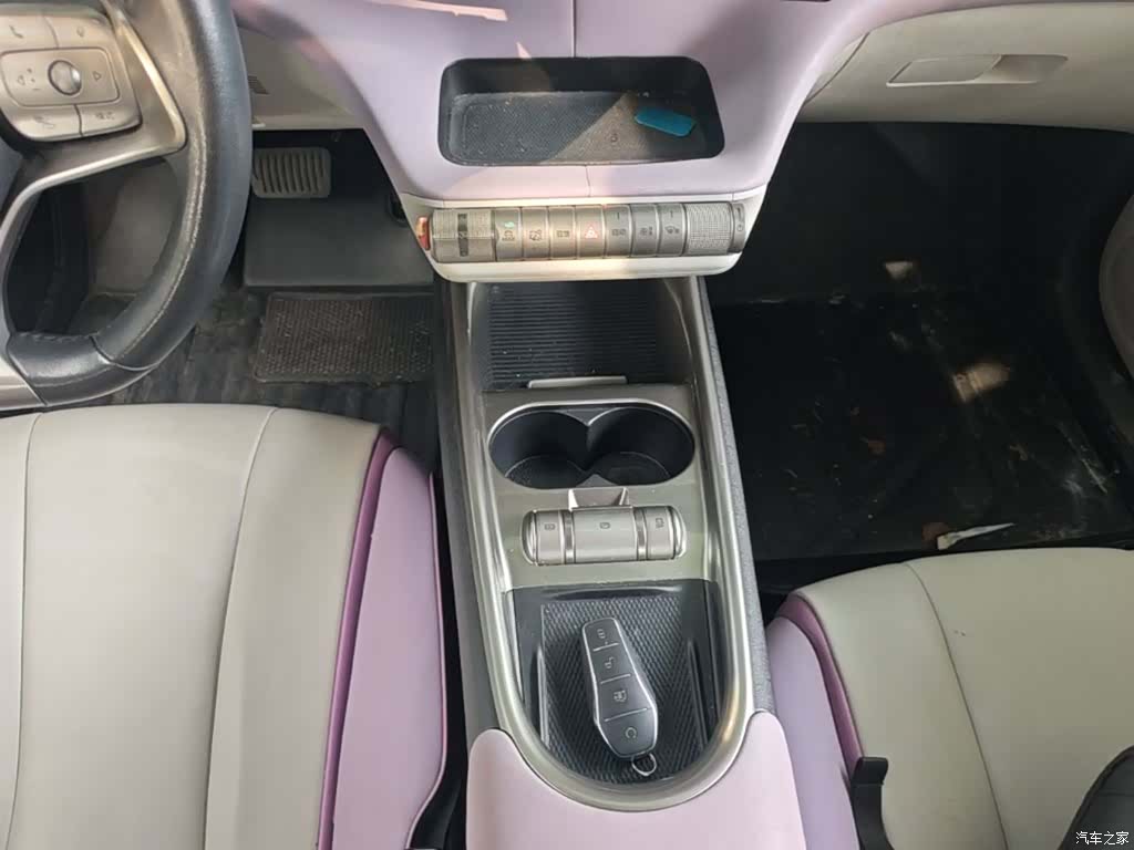 BYD Dolphin, 2022 14