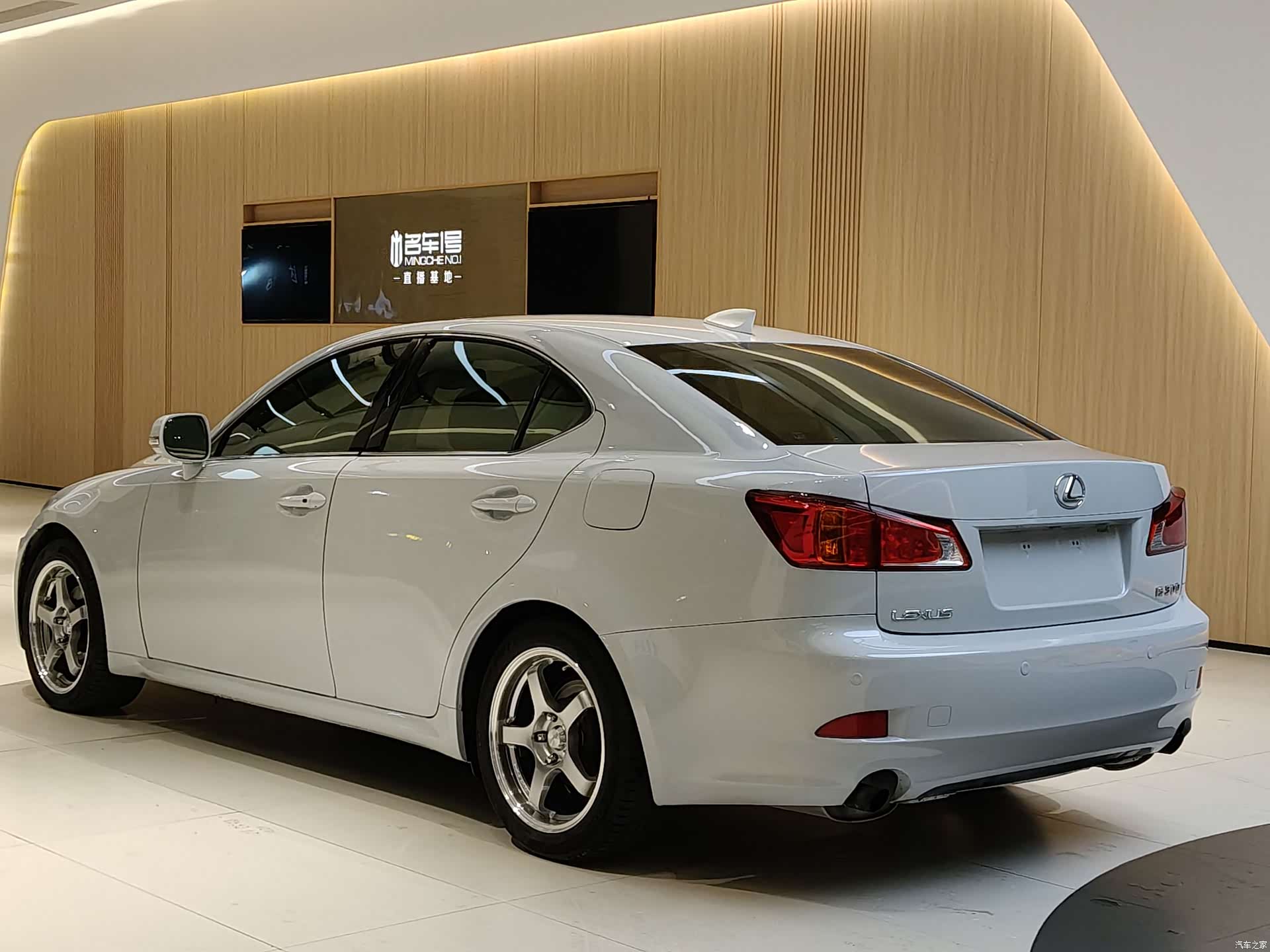 Lexus IS, 2010 6