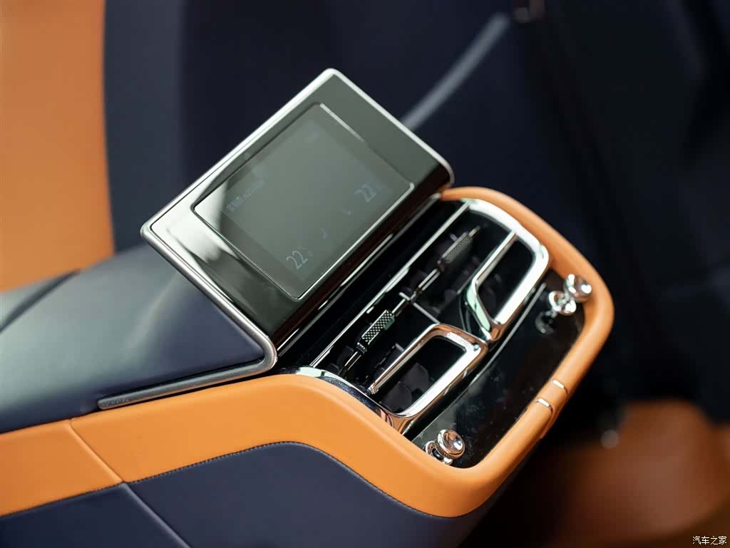 Bentley Bentayga, 2025 14