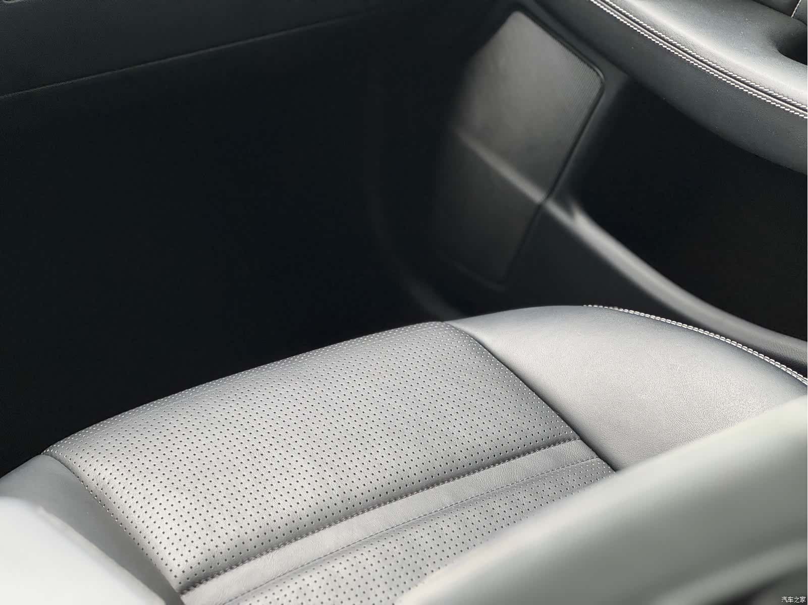 Mercedes-Benz CLS, 2016 16