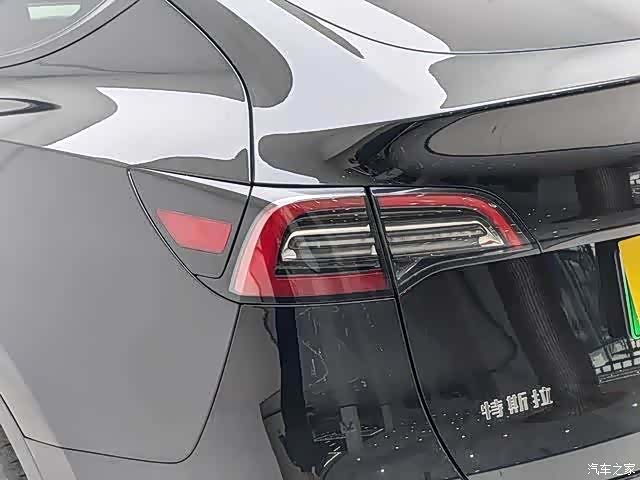 Tesla Model Y, 2023 16