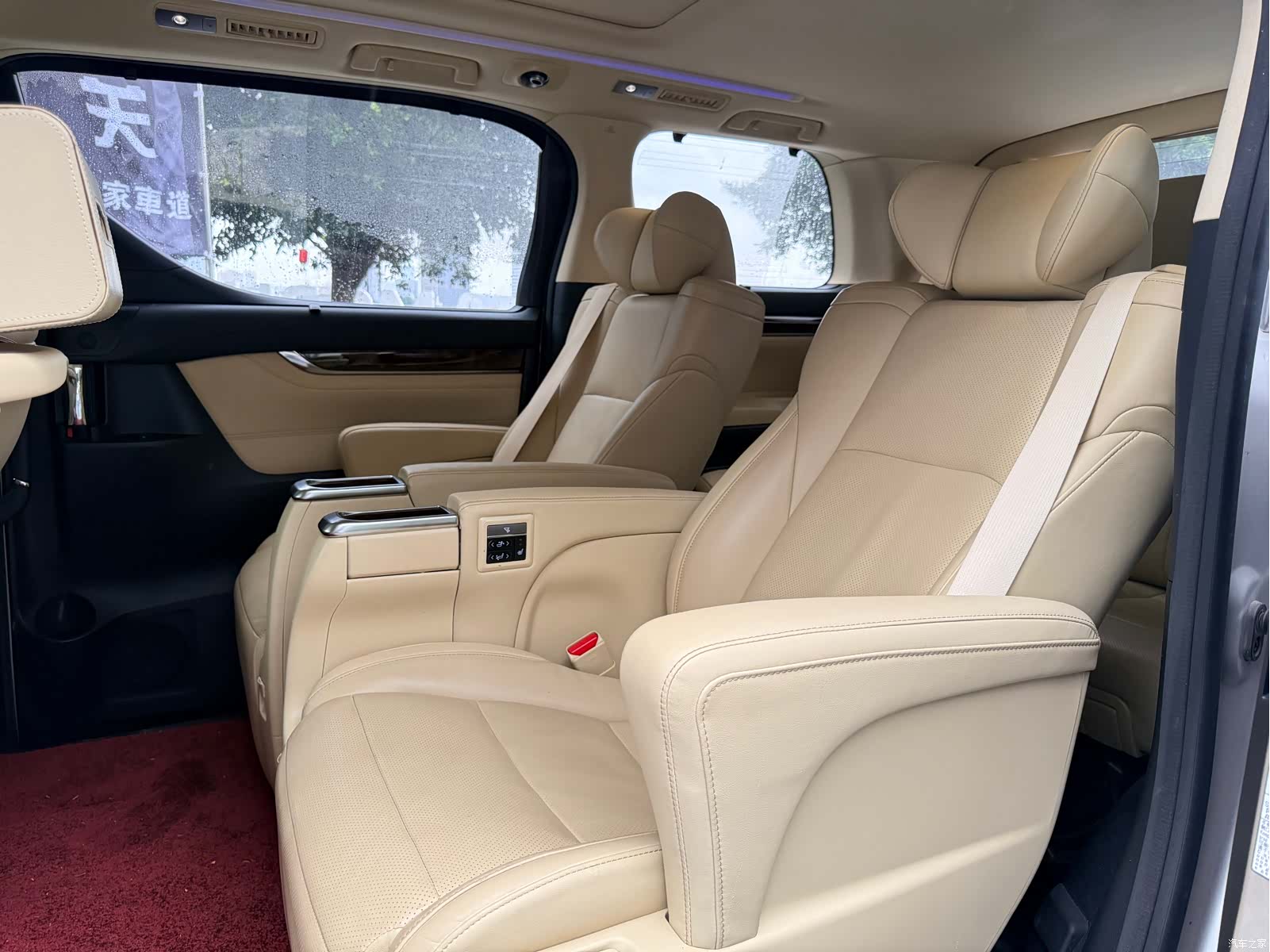 Toyota Alphard, 2018 12