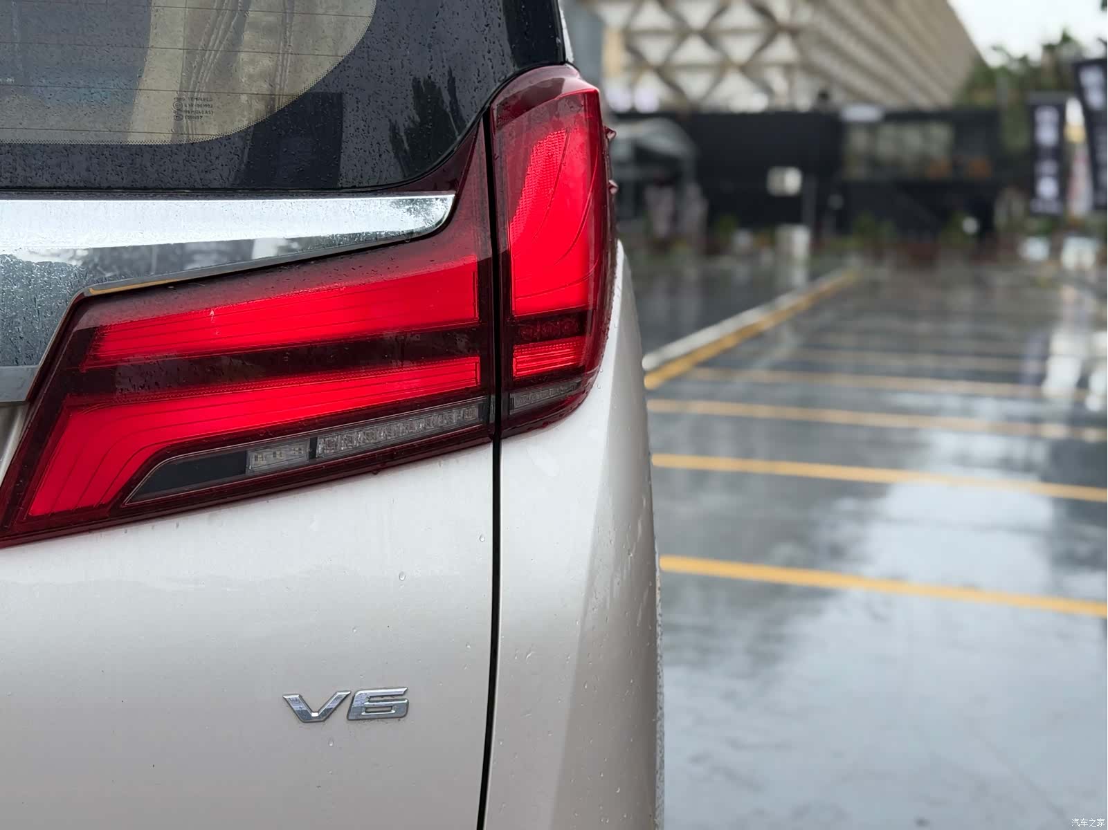 Toyota Alphard, 2018 17