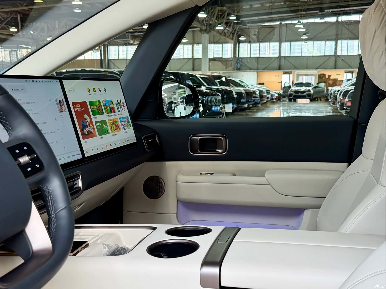 Li Auto MEGA, 2025 10