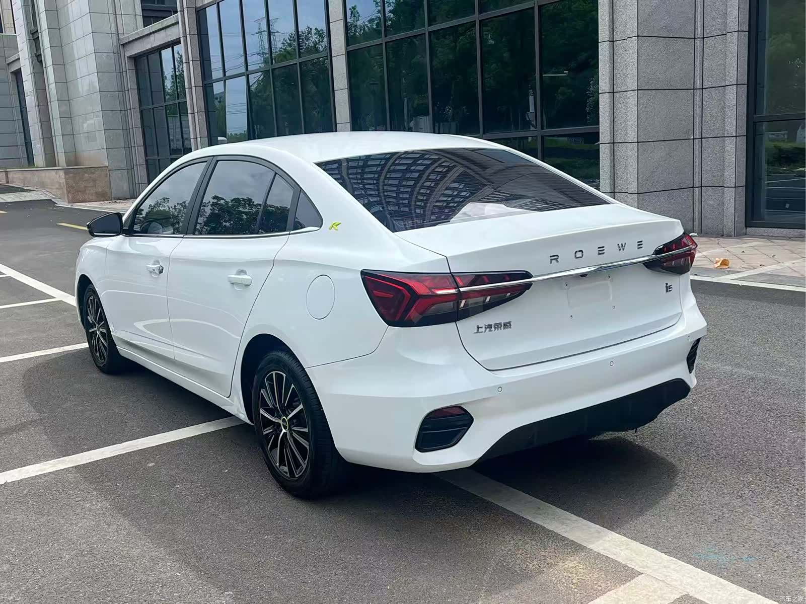 Roewe i5, 2022 4