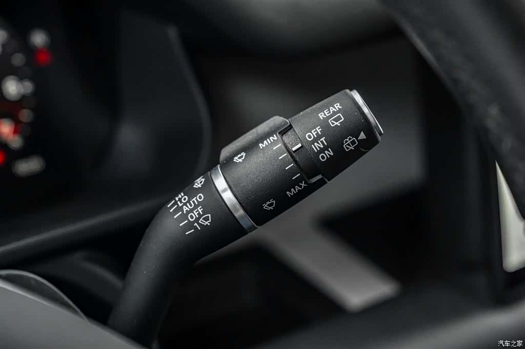Land Rover Defender, 2024 12