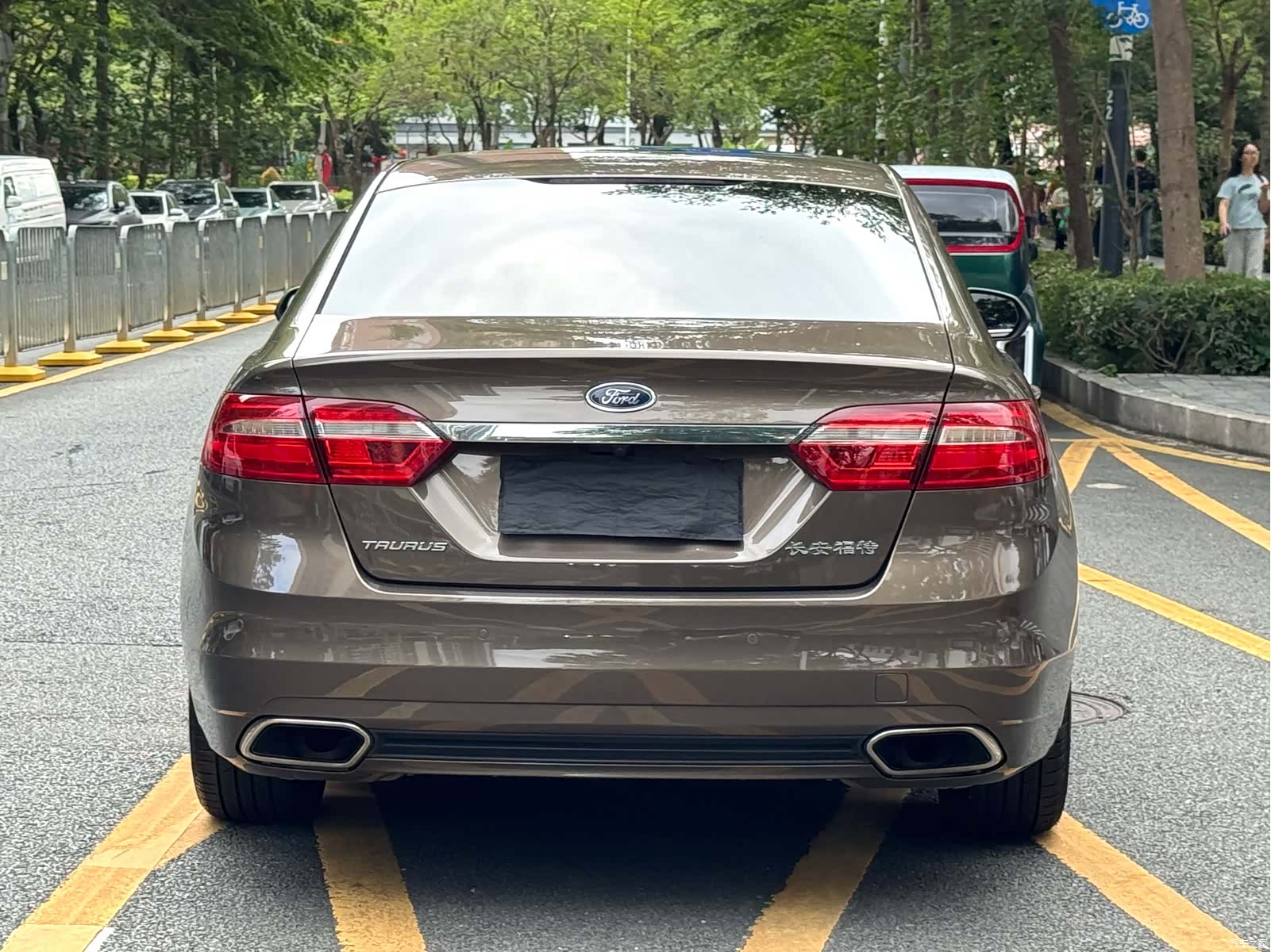 Ford Taurus, 2016 19
