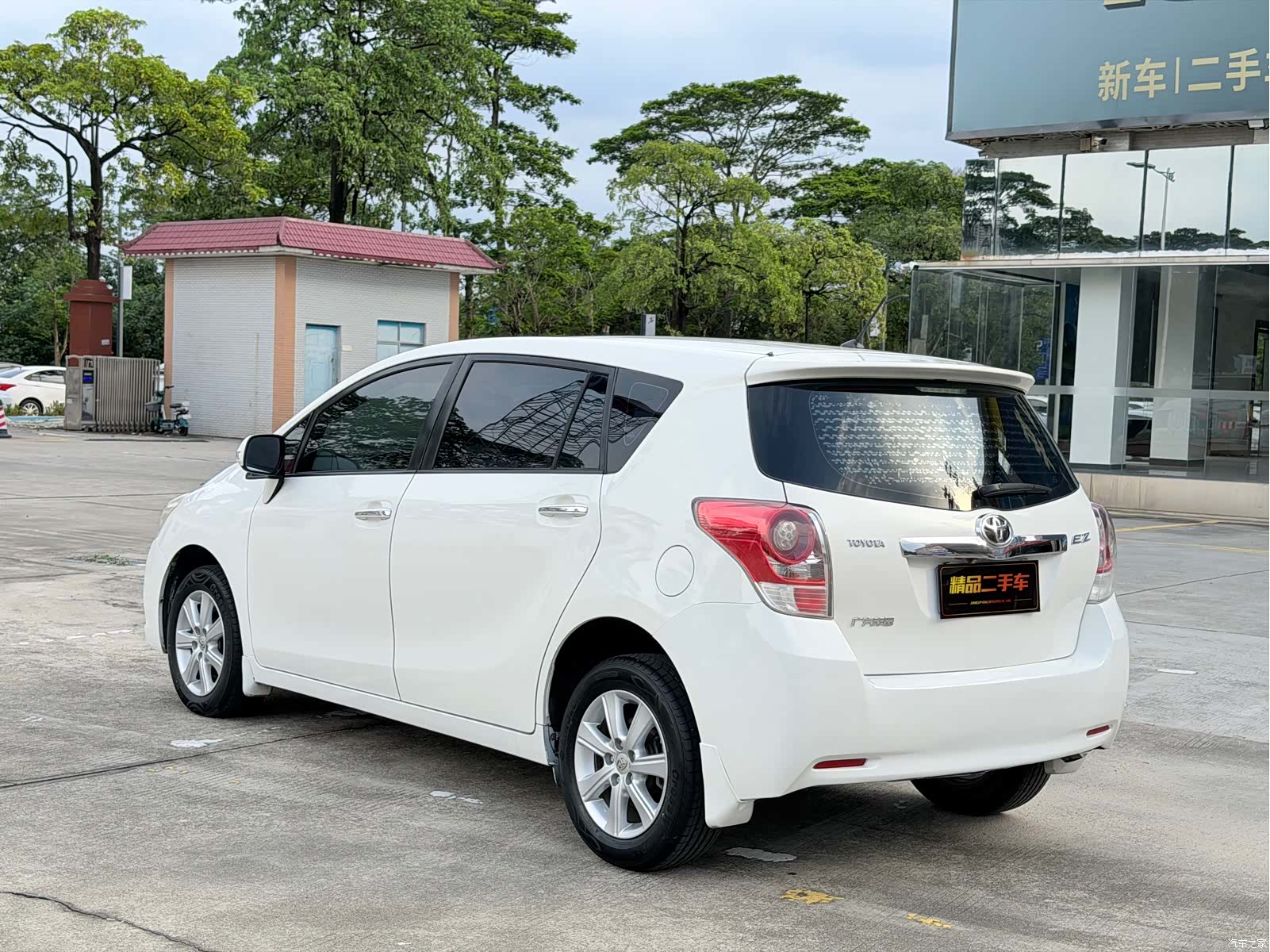 Toyota 180E, 2013 7