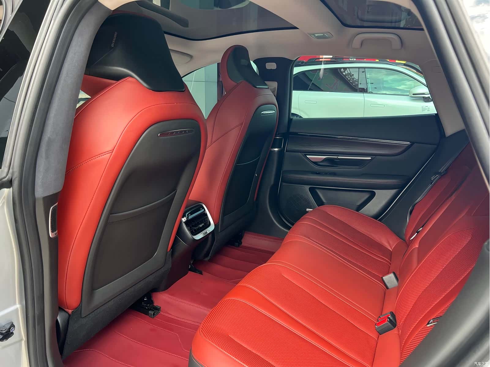 Xpeng P7, 2021 9