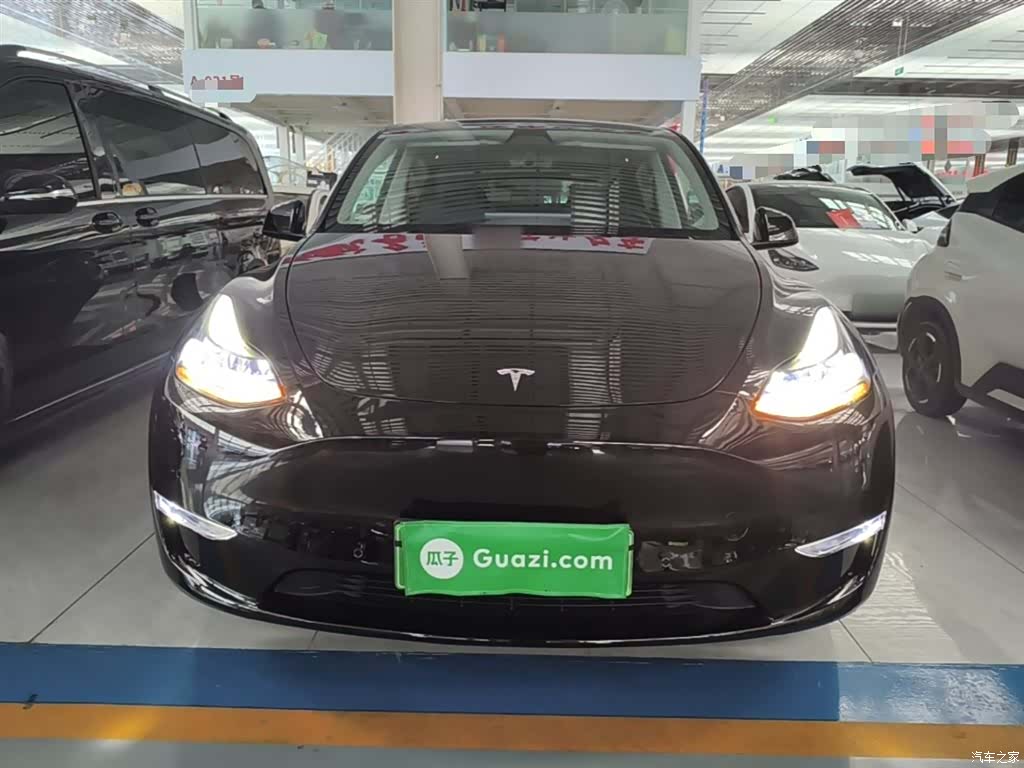Tesla Model Y, 2022 3