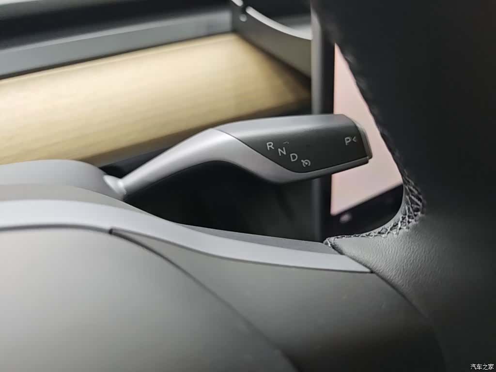 Tesla Model Y, 2023 14
