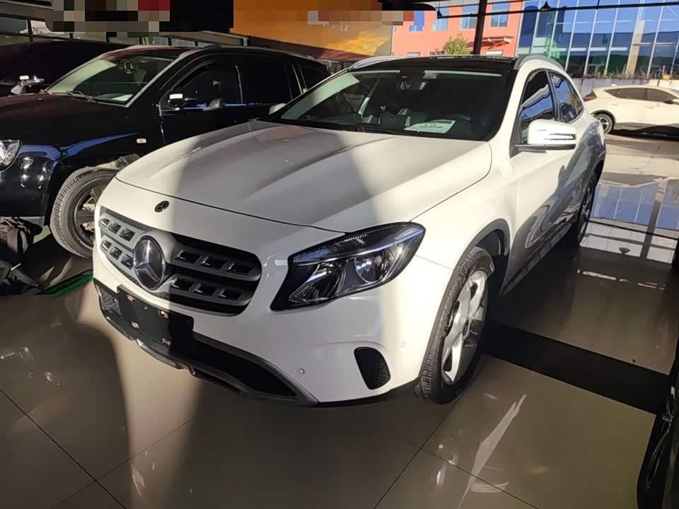 Mercedes-Benz GLA