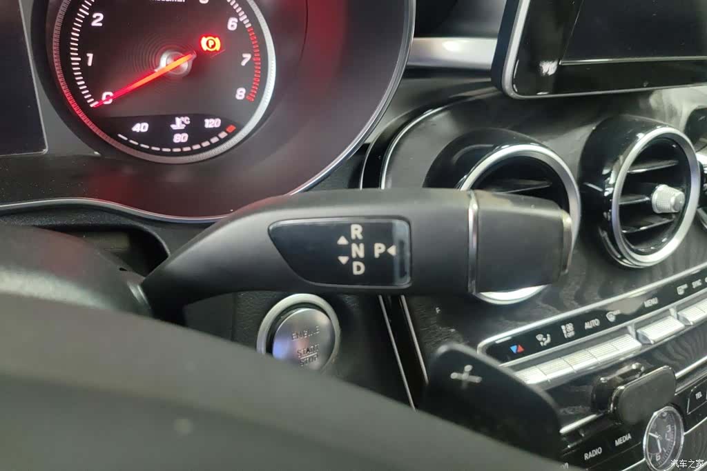 Mercedes-Benz C-Class, 2018 16