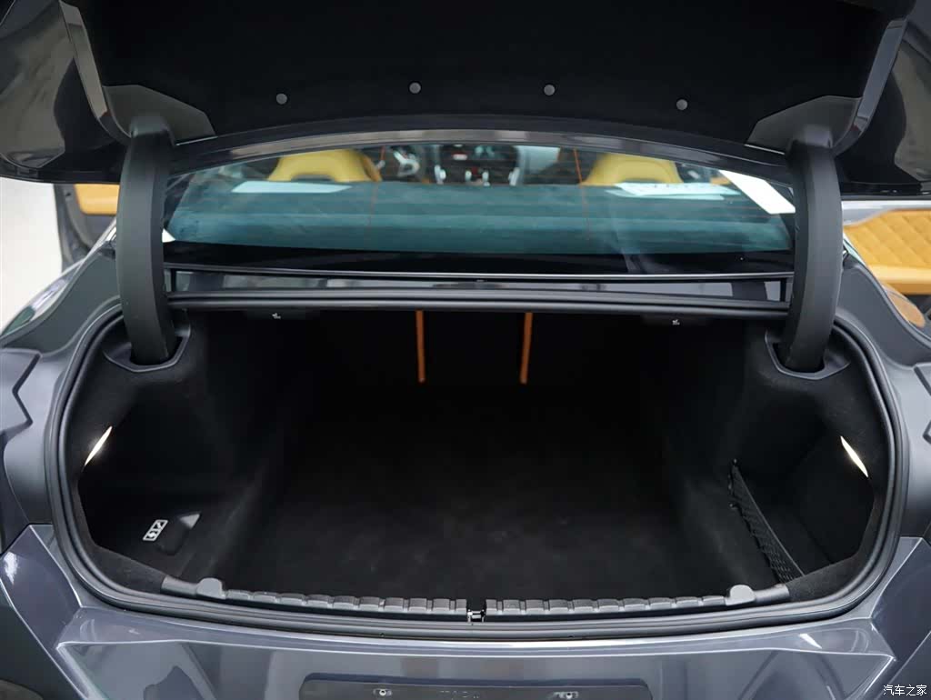 BMW M8, 2021 44