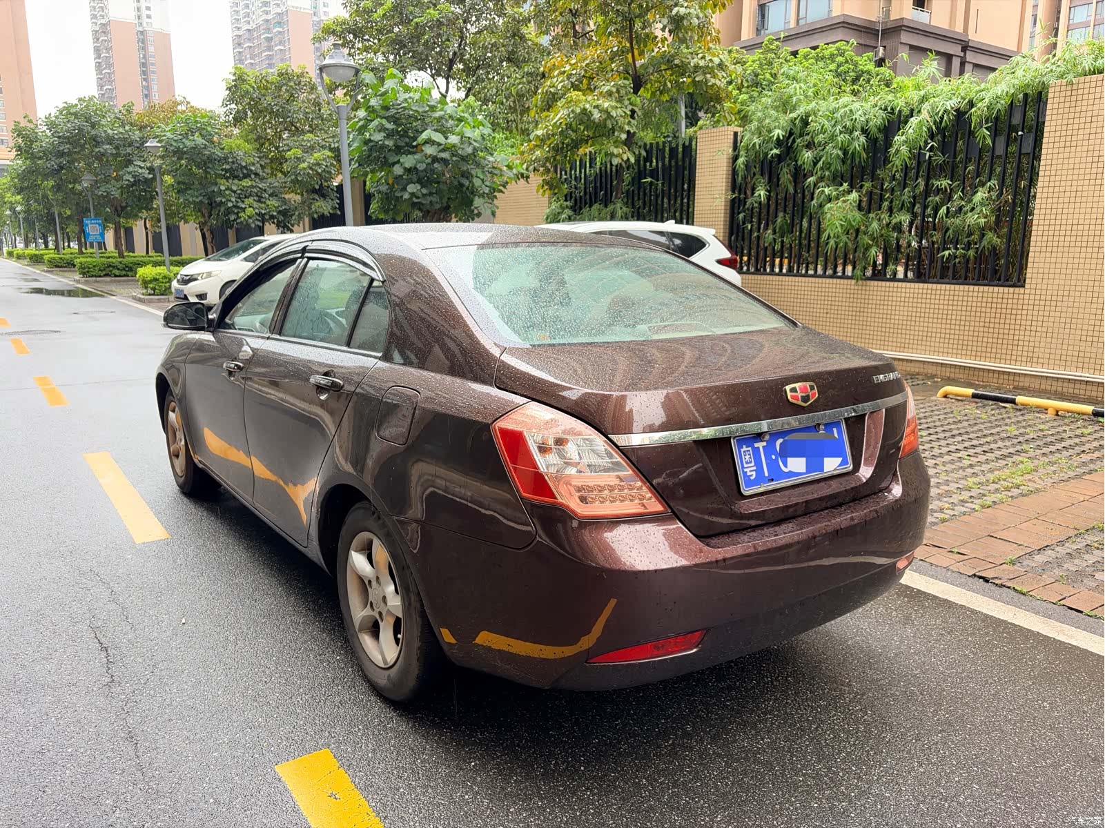 Geely Emgrand, 2013 4
