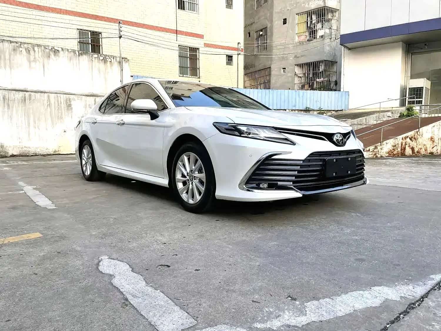 Toyota Camry, 2023 2