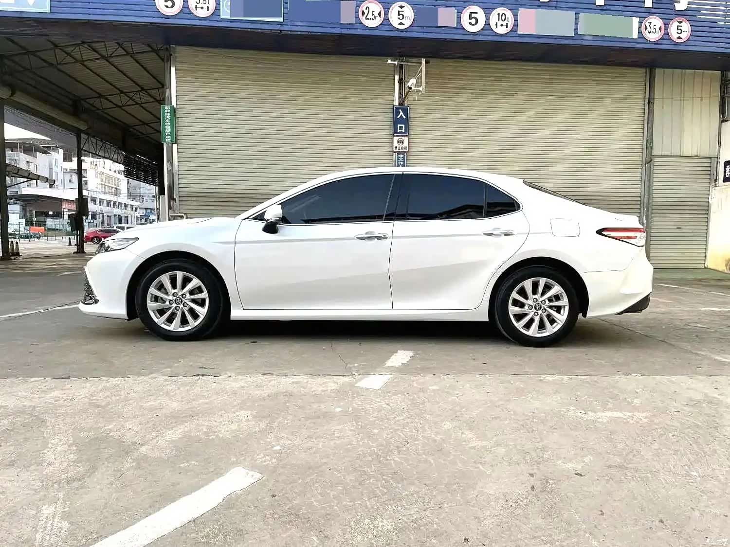 Toyota Camry, 2023 4