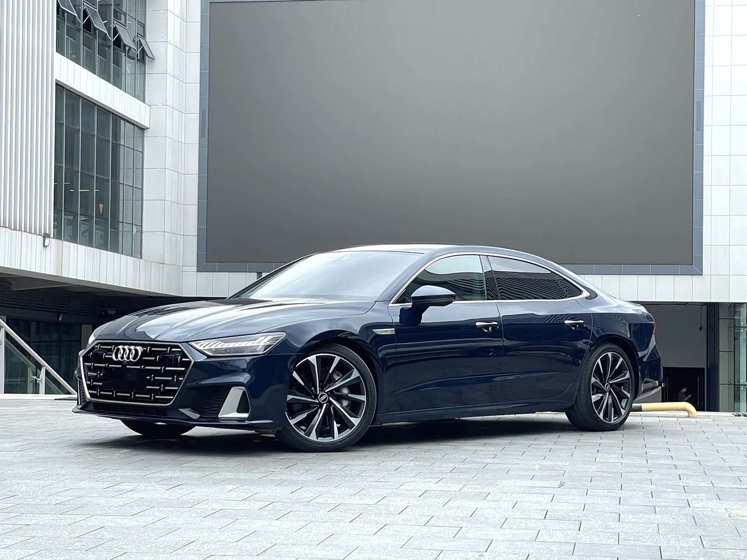 Audi A7L, 2026 1