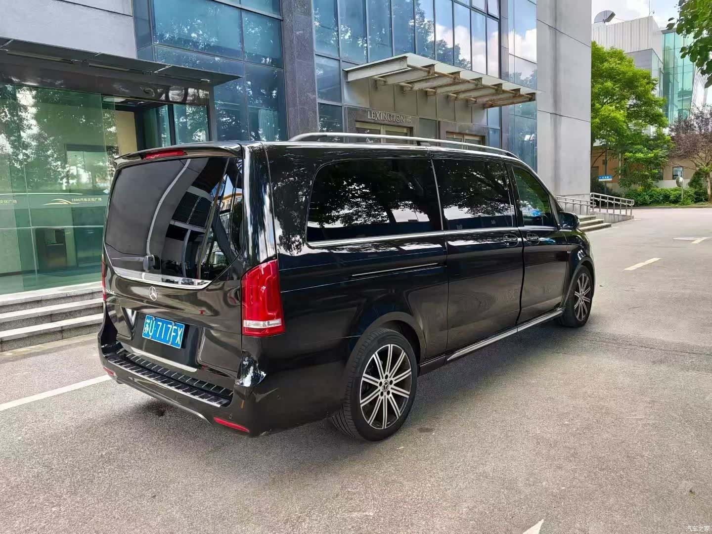 Mercedes-Benz V-Class, 2023 8
