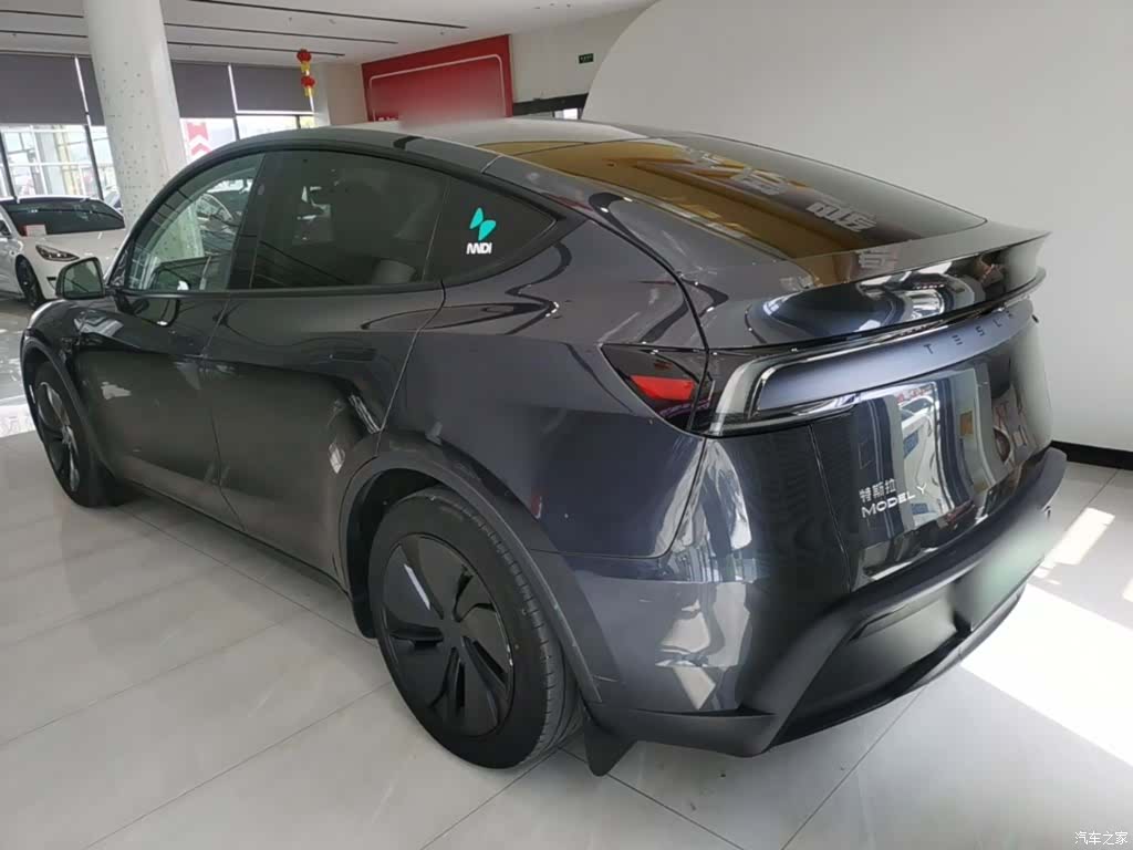 Tesla Model Y, 2025 все фото