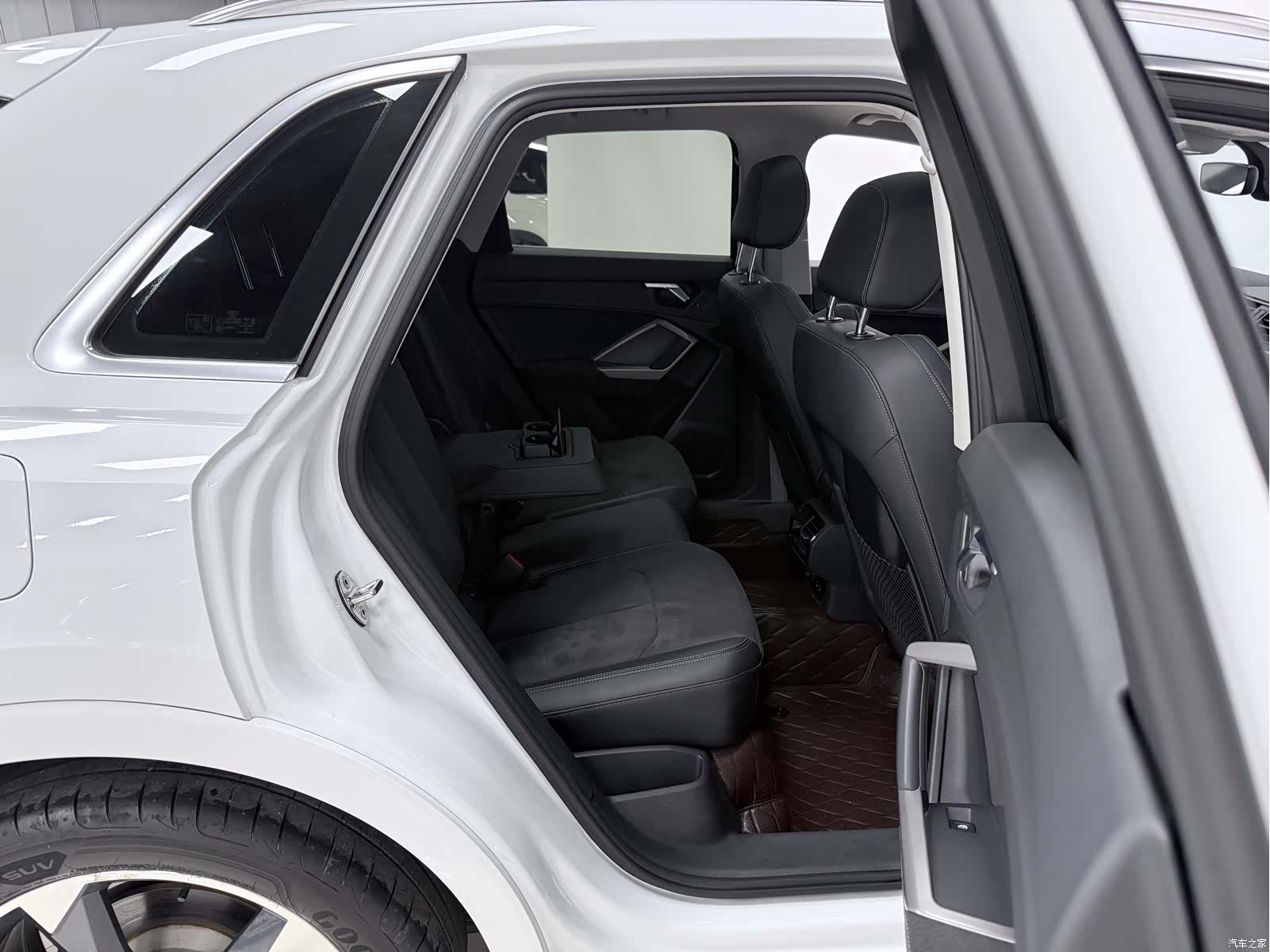 Audi Q3, 2023 11