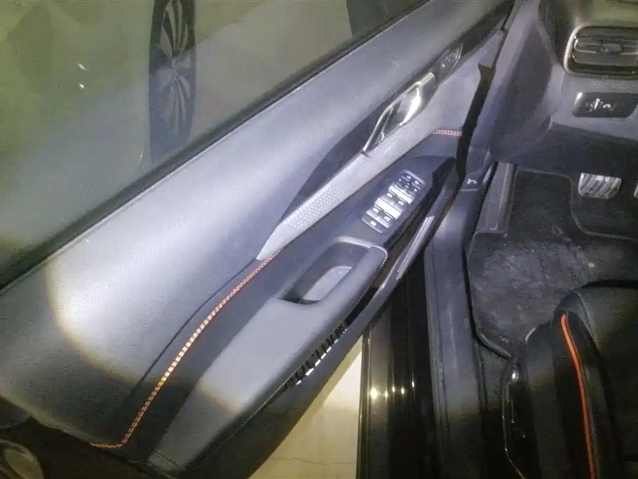 Lynk & Co 02 Hatchback