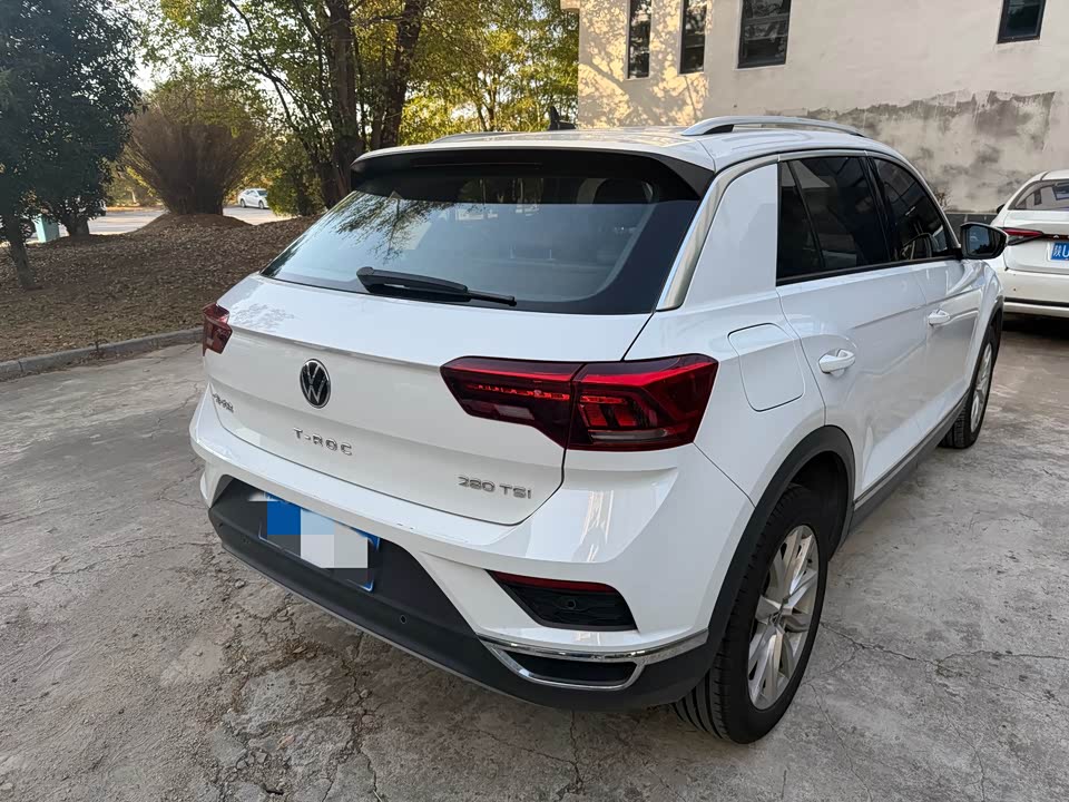 Volkswagen T-ROC exploring Songs