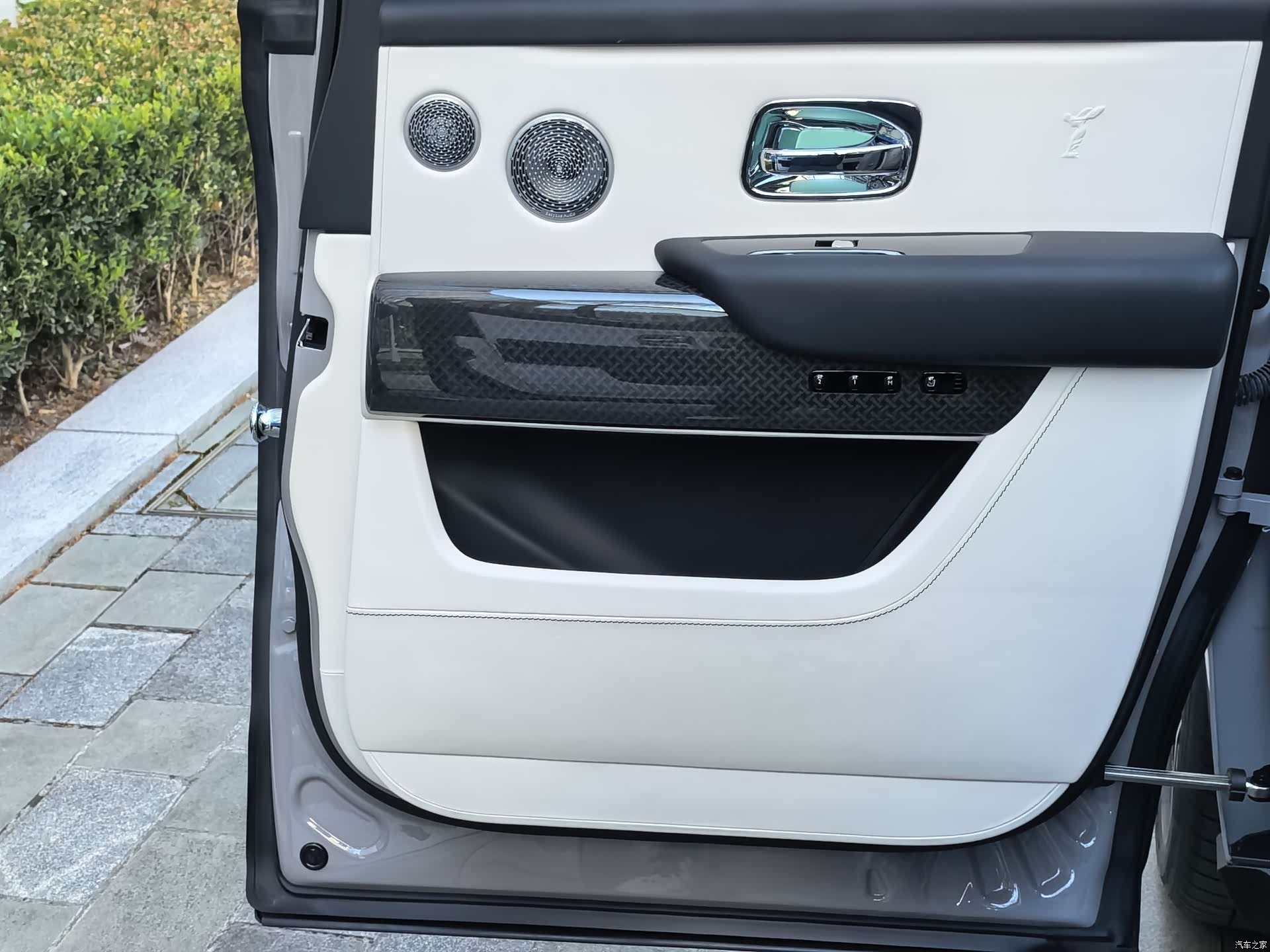 Rolls-Royce Cullinan, 2022 39