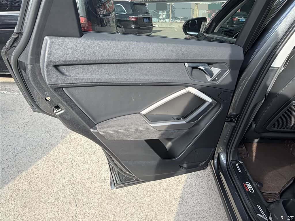 Audi Q3, 2023 12