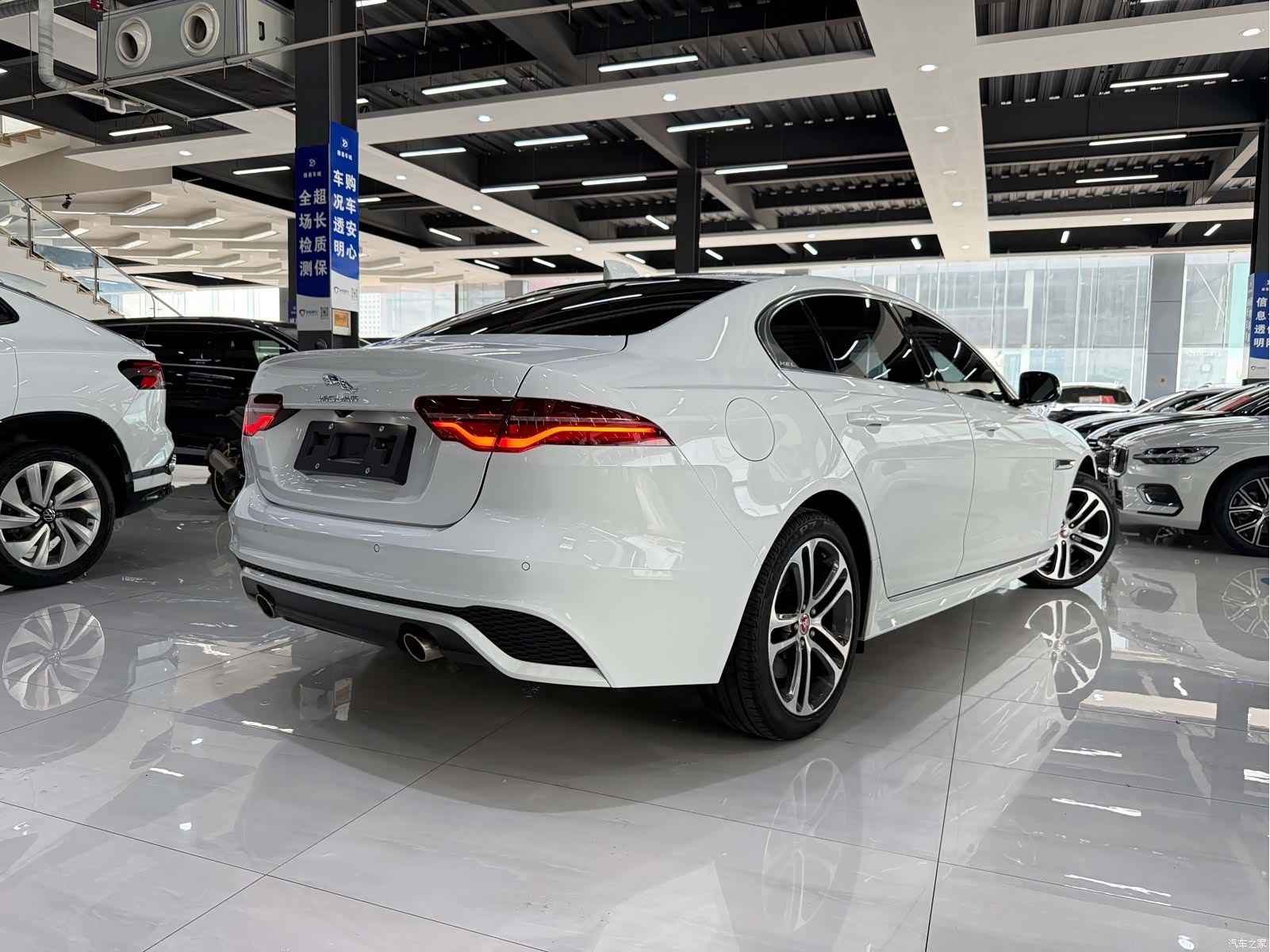 Land Rover XEL, 2023 9