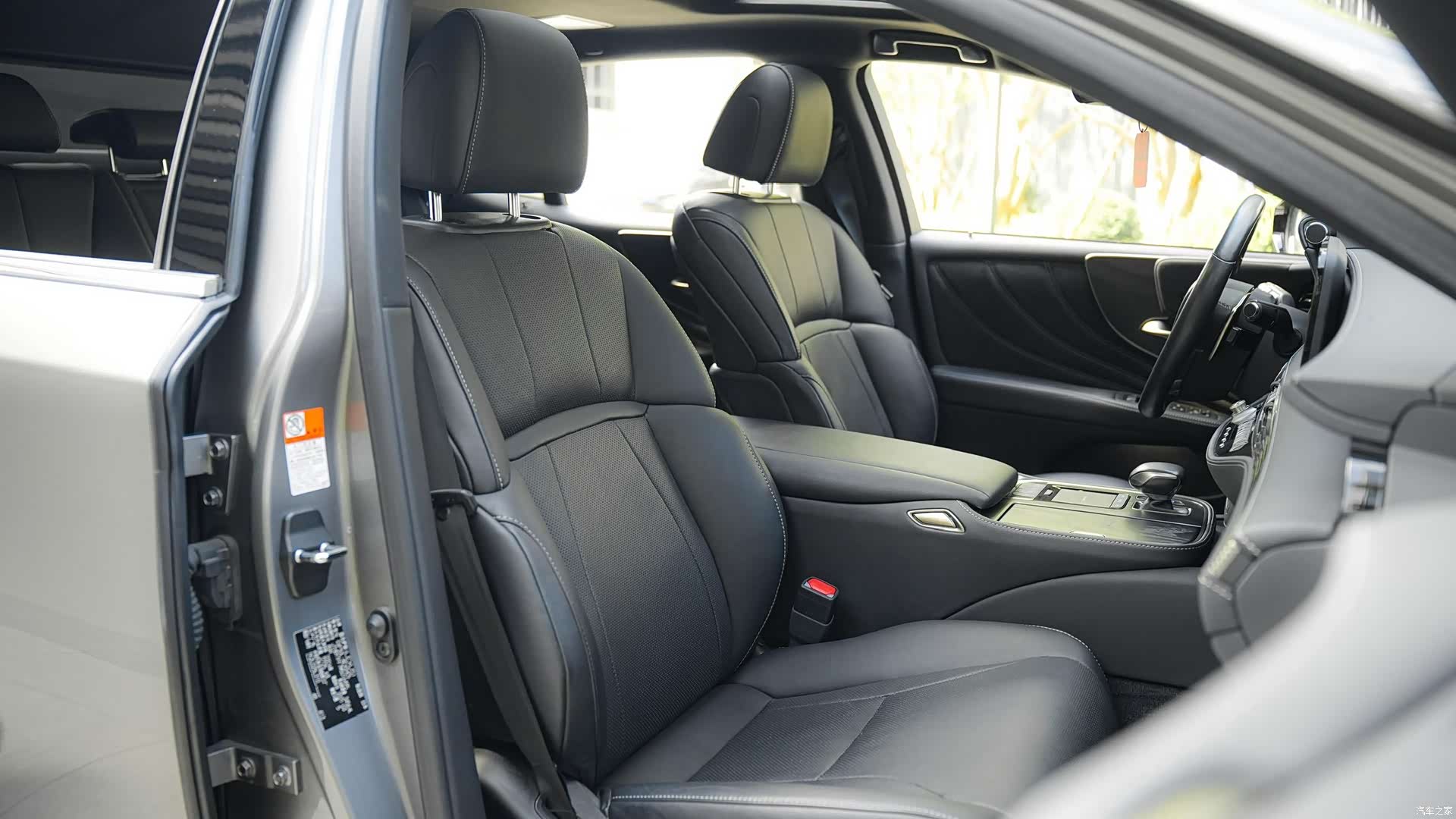 Lexus LS, 2021 10