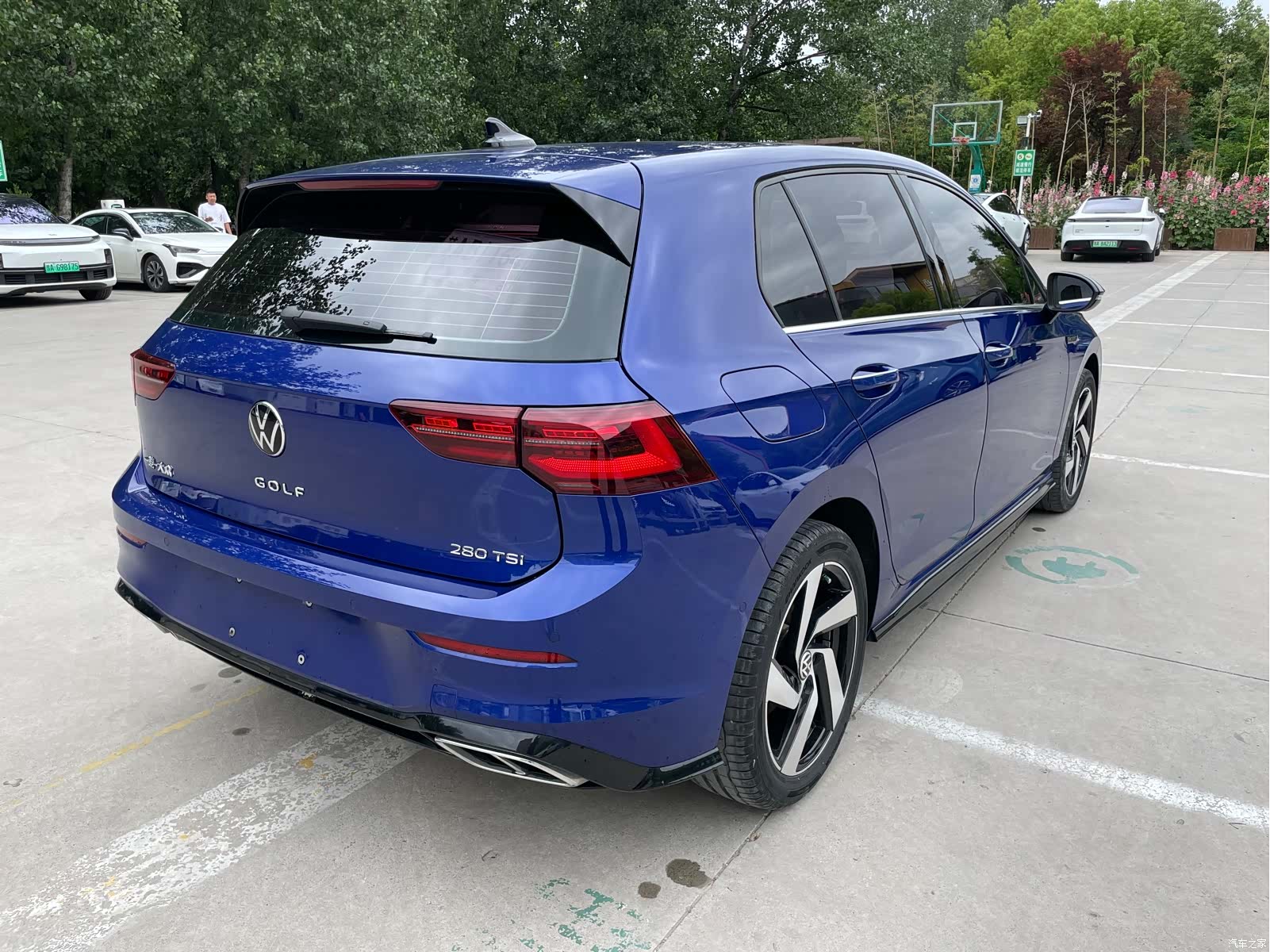 Volkswagen Golf, 2023 все фото