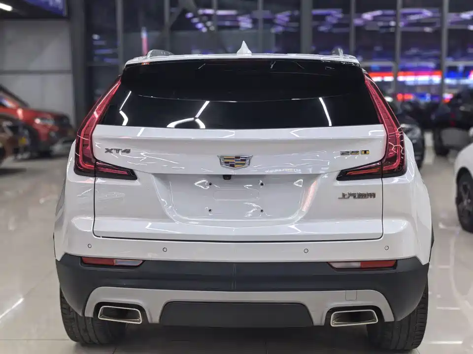 Cadillac XT4