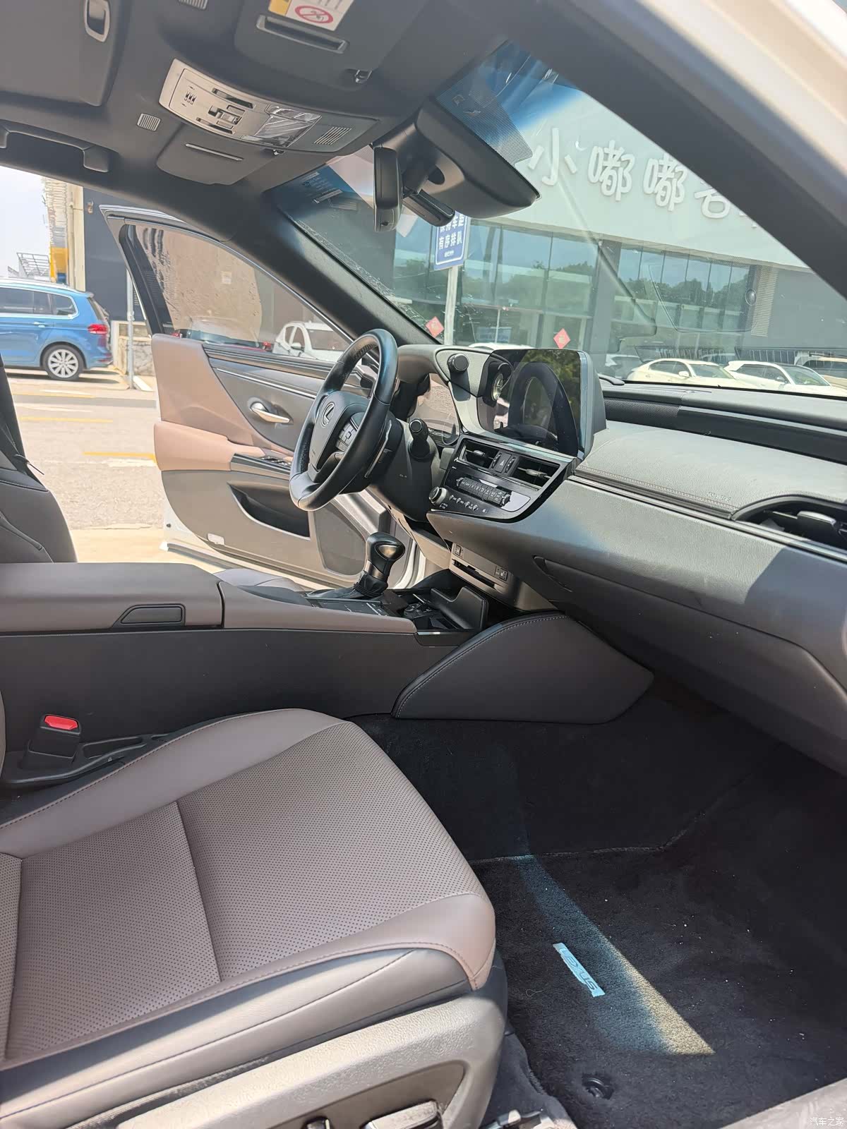 Lexus ES, 2022 8