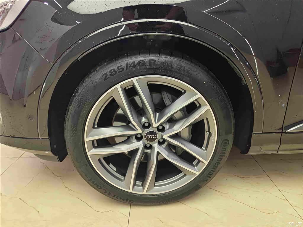 Audi Q7, 2025 8