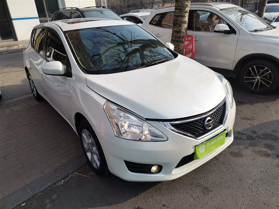 Nissan TIIDA