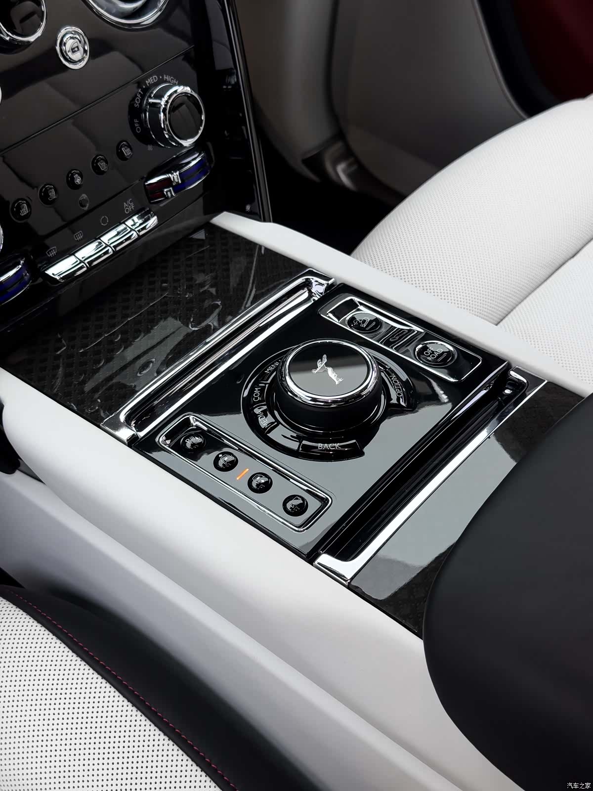 Rolls-Royce Cullinan, 2021 19