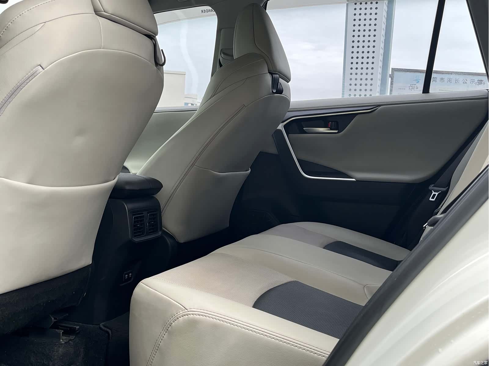 Toyota Wildlander, 2020 12